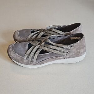 Dansko gray suede Mary Jane shoes